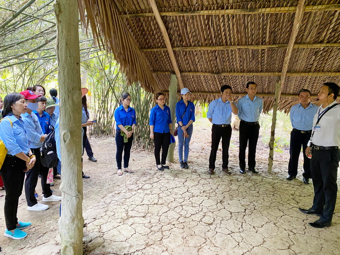 Sinh hoạt chủ điểm tháng 3 - Hành trình về nguồn tại Khu di tích Căn cứ Khu ủy Sài Gòn - Gia Định