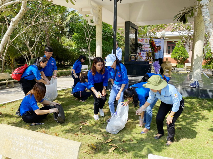 Sinh hoạt chủ điểm tháng 3 - Hành trình về nguồn tại Khu di tích Căn cứ Khu ủy Sài Gòn - Gia Định