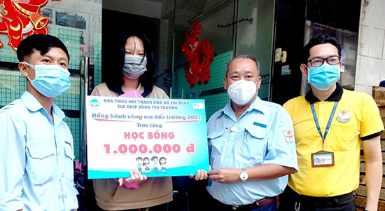 Chăm lo cho các em Thiếu nhi khó khăn do dịch Covid-19