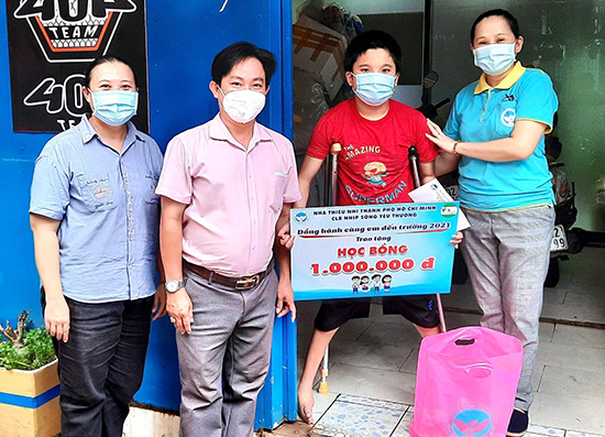 Chăm lo cho các em Thiếu nhi khó khăn do dịch Covid-19
