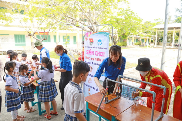 Tổ chức hoạt động sân chơi cho Thiếu nhi Huyện Cần Giờ