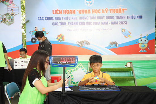 Thiếu nhi các địa phương phía Nam tranh tài sáng tạo khoa học kỹ thuật