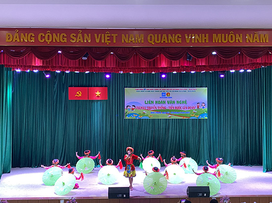 Liên hoan văn nghệ Tự hào truyền thống - Tiến bước lên Đoàn - Nhà Thiếu nhi Huyện Bình Chánh