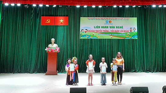 Liên hoan văn nghệ Tự hào truyền thống - Tiến bước lên Đoàn - Nhà Thiếu nhi Huyện Bình Chánh