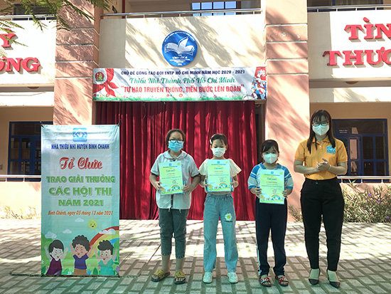 Sinh hoạt truyền thống và Trao giải thưởng các hội thi - Nhà Thiếu nhi Huyện Bình Chánh