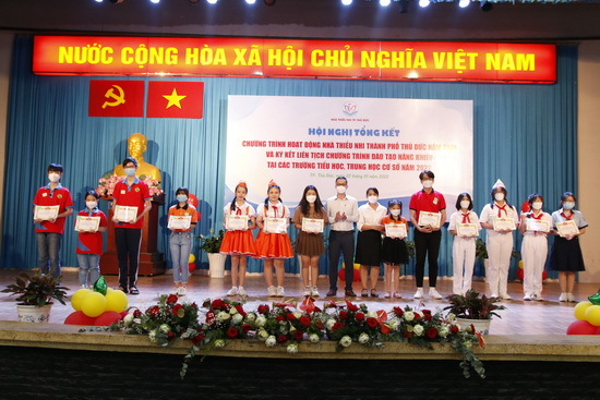 Chương trình Chuyến xe yêu thương và Hội nghị tổng kết - Nhà Thiếu nhi Thành phố Thủ Đức
