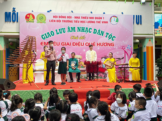 Đưa âm nhạc dân tộc đến với học sinh - Nhà Thiếu nhi Quận 1