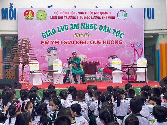 Đưa âm nhạc dân tộc đến với học sinh - Nhà Thiếu nhi Quận 1