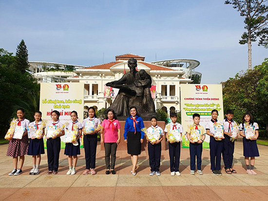 Liên hoan Phụ trách sao giỏi và Tuyên dương cháu ngoan Bác Hồ - Nhà Thiếu nhi Quận Phú Nhuận