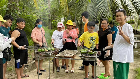 Tổ chức sinh hoạt ngoại khóa, hành trình về nguồn - Nhà Thiếu nhi Quận Bình Tân