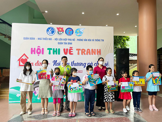 Hội thi vẽ tranh Ngày gia đình Việt Nam - Nhà Thiếu nhi Quận Tân Bình