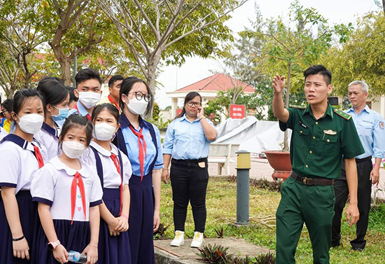 Hành trình Thiếu nhi Quận 3 với biển đảo quê hương - Nhà Thiếu nhi Quận 3