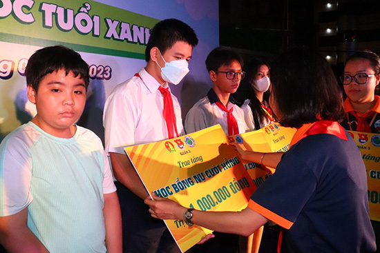 Trao học bổng Nụ cười hồng năm học 2022 - 2023 - Nhà Thiếu nhi Quận 3