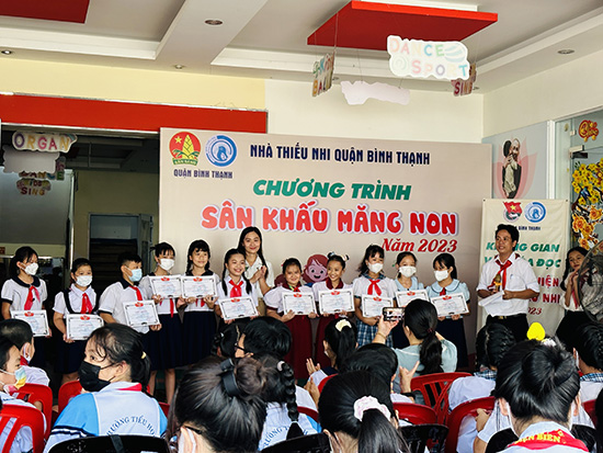 Sân khấu măng non - Nhà Thiếu nhi Quận Bình Thạnh