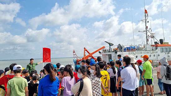 Chương trình trải nghiệm Một ngày làm chiến sĩ biên phòng - Nhà Thiếu nhi Huyện Cần Giờ