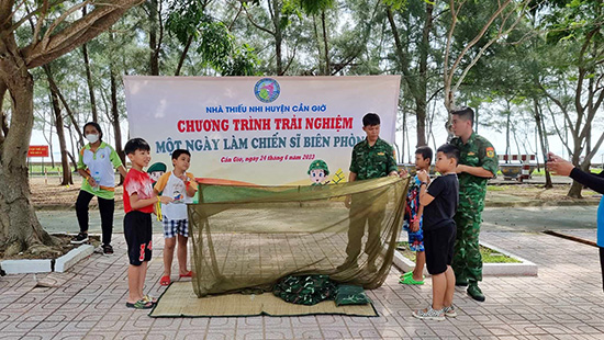 Chương trình trải nghiệm Một ngày làm chiến sĩ biên phòng - Nhà Thiếu nhi Huyện Cần Giờ