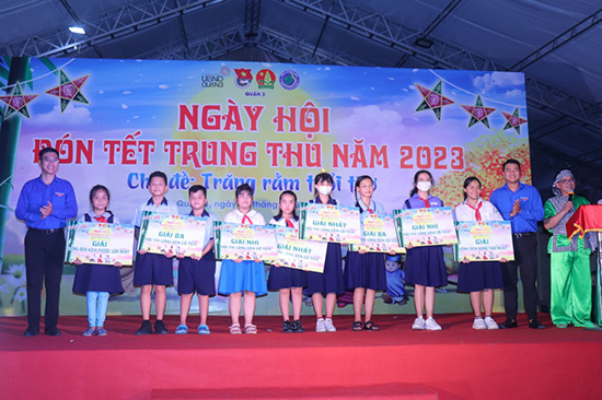 Ngày hội Trăng rằm tuổi thơ - Nhà Thiếu nhi Quận 3