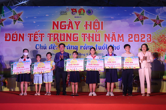 Ngày hội Trăng rằm tuổi thơ - Nhà Thiếu nhi Quận 3