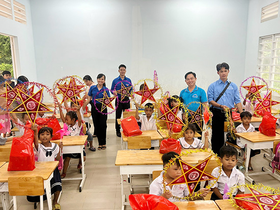 Hành trình Chia sẻ yêu thương Tết Trung thu năm 2023 - Nhà Thiếu nhi Quận Phú Nhuận